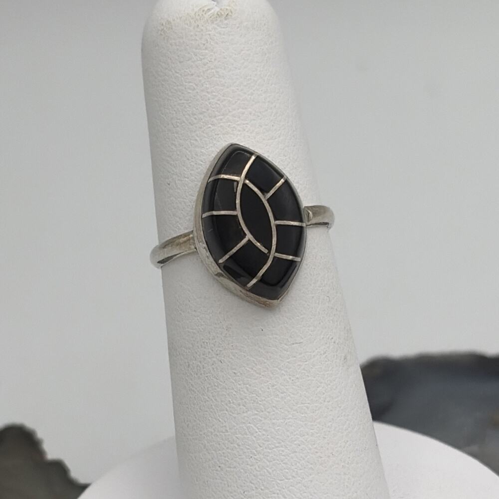 Zuni Josie Paquin Sterling Silver Black Onyx Inlay Women’s Ring Size 5.75
